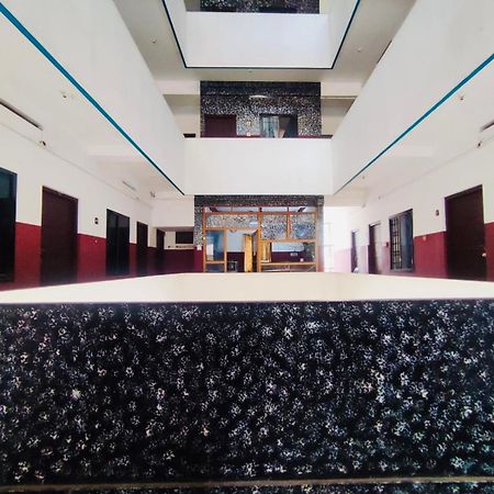Omega Tourist Home Thrissur Экстерьер фото