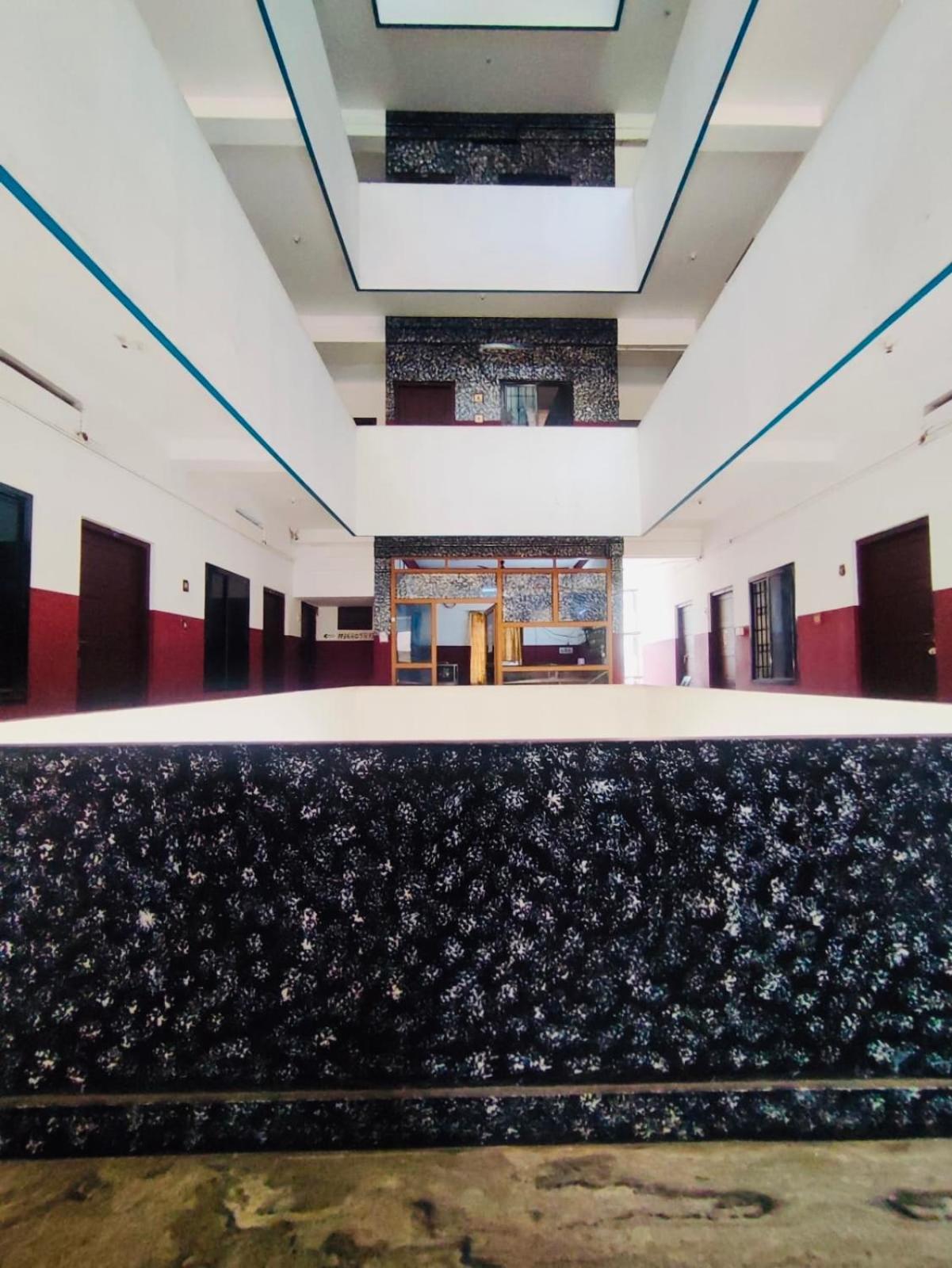 Omega Tourist Home Thrissur Экстерьер фото